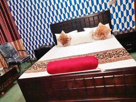 Hotel Rose One Lahore