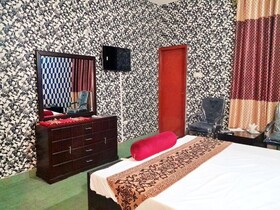 Hotel Rose One Lahore