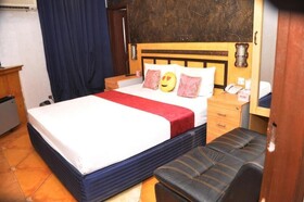 Hotel Royal Suites