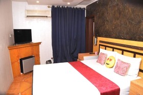Hotel Royal Suites