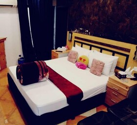 Hotel Royal Suites