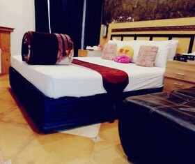 Hotel Royal Suites