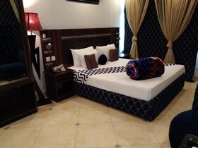 Hotel Royal Suites