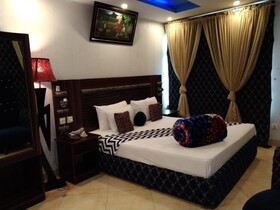 Hotel Royal Suites