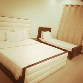 Hotel Versa Apartment and Lodges Lahore