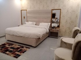 Shanze Hotel And Suites