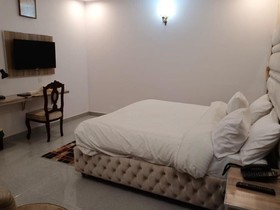 Shanze Hotel And Suites