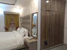 Shanze Hotel And Suites