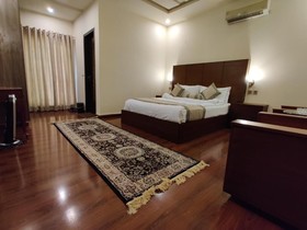 Shelton’s Rezidor Lahore