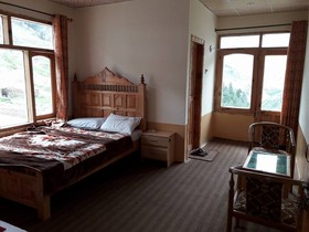 Hotel De Rose Wood Batakundi