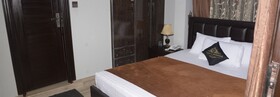 Khan Continental Hotel & Restaurant