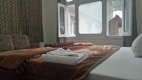 Silver Gleam Hotel