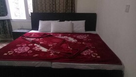 Silver Gleam Hotel