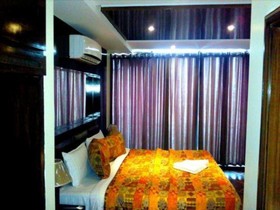 Bling Hotel