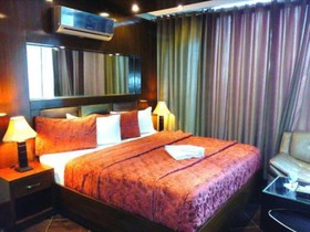 Bling Hotel