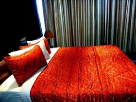 Bling Hotel