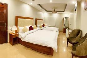 Grand Luxury Hotel