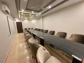 Grand Luxury Hotel