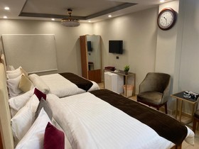 Grand Luxury Hotel