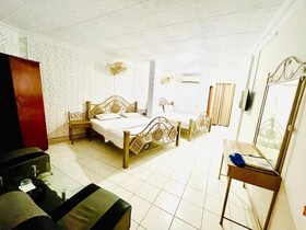 Hotel New Mid City