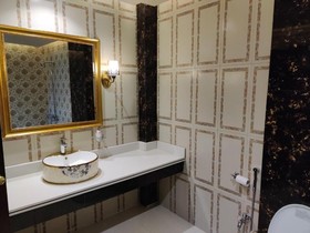 Royal Mansion Hotel