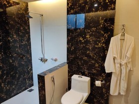 Royal Mansion Hotel