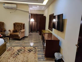 Royal Mansion Hotel