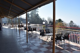 Al-Qamar Hotel Murree