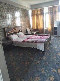 Breeze Hotel