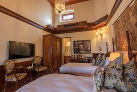 Cecil by Pearl Continental