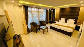 Faletti's Grand Murree