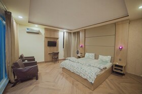 Kashmiri Lodges