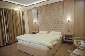 Kashmiri Lodges