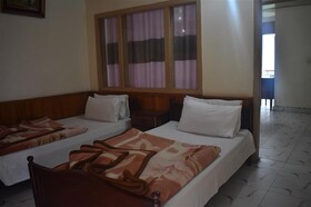 Shaheen Hotel And Restaurant