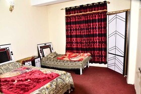 Kashmir Heights Hotel And Restaurant