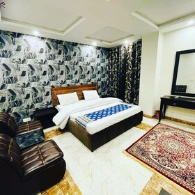 Hotel Silver Oaks