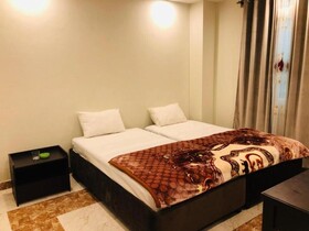 Hotel Silver Oaks