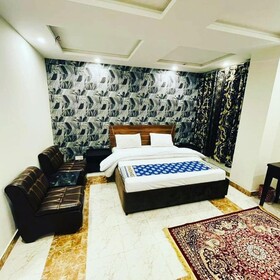 Hotel Silver Oaks