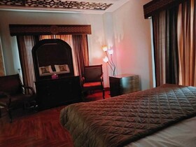 Canal View Hotel