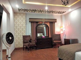 Canal View Hotel