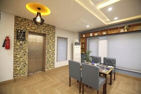 Canal View Hotel