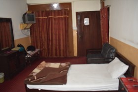 Al Moeez Hotel