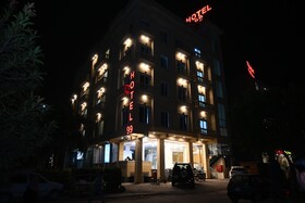 Hotel 99