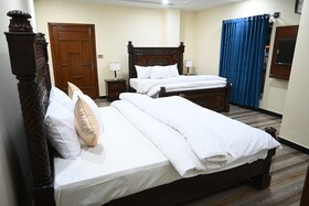 Hotel 99