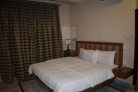 Pine View Hotel