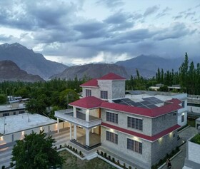 Dirleh Hotel