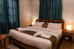 Dynasty Hotel