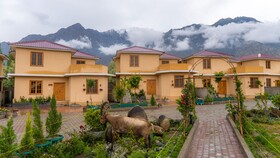 Dynasty Hotel