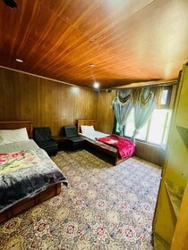 Hotel Golden Eyes & Restaurant