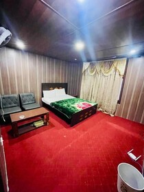 Hotel Golden Eyes & Restaurant